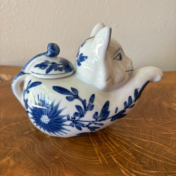 Seymour Mann Other - EUC Vintage 90s Seymour Mann China Blue Fine Porcelain Cat Teapot White Cat Lady